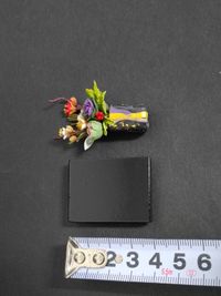 ミニチュア 生け花 差し花 花瓶 ハボタン 紅梅 梅 フィギュア 台座付 b3-1 サムネイル 7