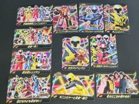 手裏剣戦隊ニンニンジャー トップ カード 伊賀崎 天晴（アカニンジャー） 西川 俊介 加藤・クラウド・八雲（アオニンジャー） 松本 岳 松尾 凪（キニンジャー） 中村 嘉惟人 伊賀崎 風花（シロニンジャー） 矢野 優花 百地 霞