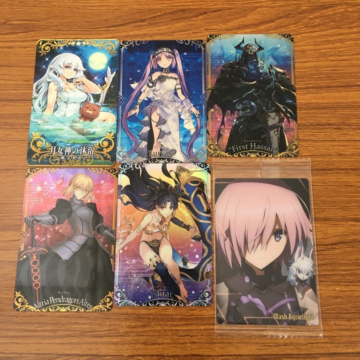 トレカ カード まとめ Fate マシュ キリエライト エウリュアレ 山の翁 イシュタル アルトリア ペンドラゴン 月女神の沐浴 47