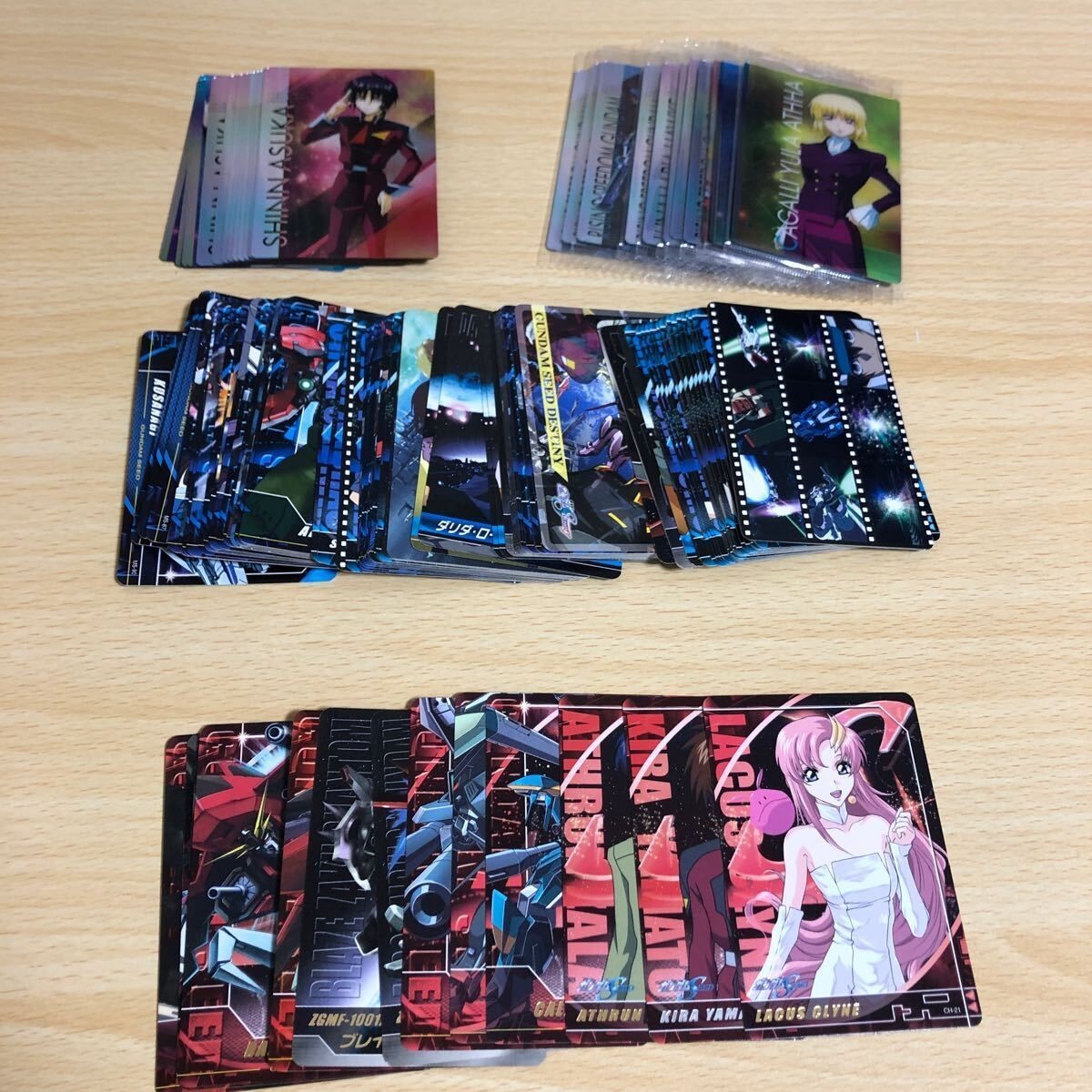 ガンダムseed シード カード まとめ ラクス クライン キラ アスラン 箔押し ウエハース 未開封 シンアスカ フリーダム freedom s326