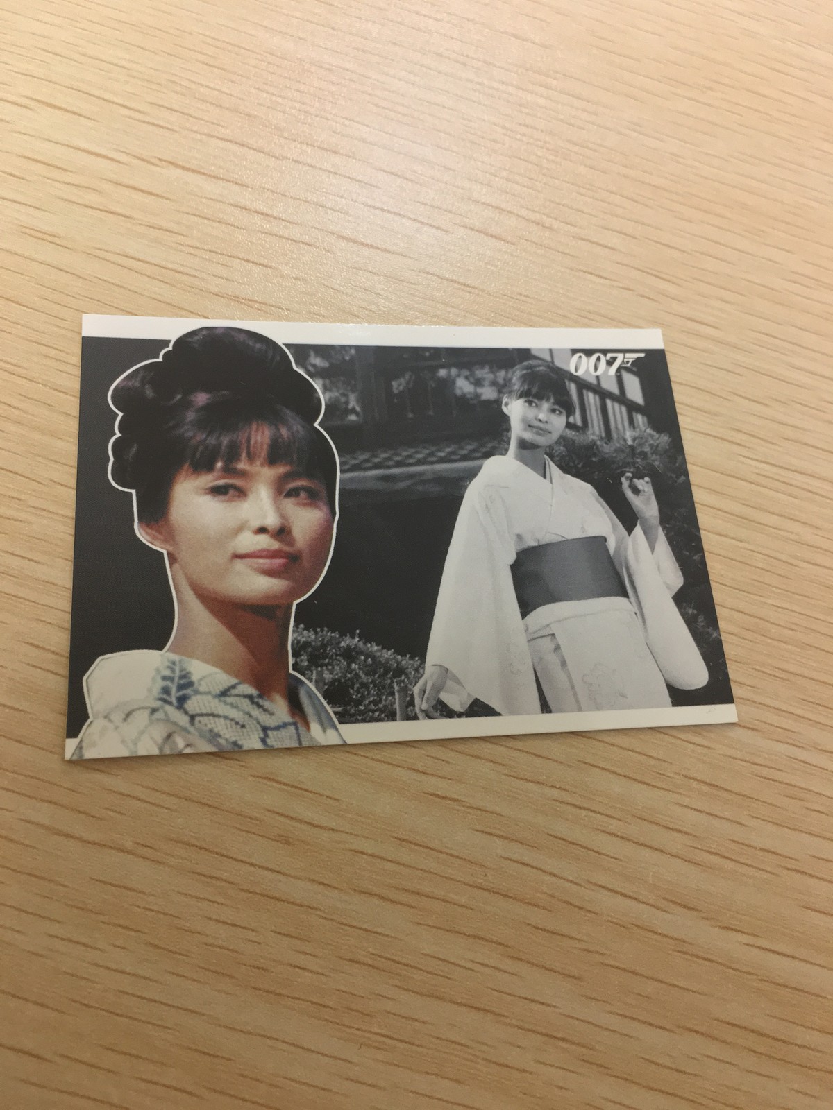 James Bond 007 007 ゼロゼロセブン カード SCIFIHOBBY.COM Rittenhouse Archives カード AKI トレカ 17 Rittenhouse Archives トレーディング