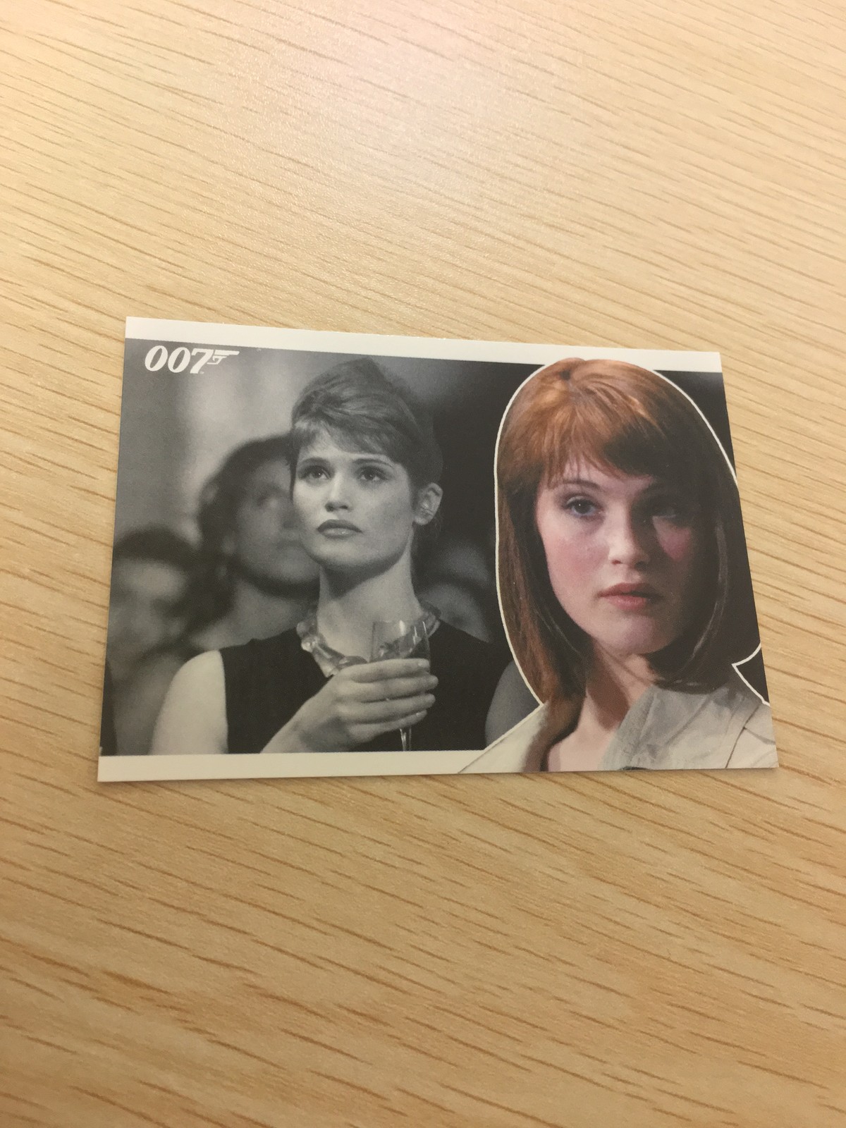 James Bond 007 007 ゼロゼロセブン カード SCIFIHOBBY.COM Rittenhouse Archives カード Agent Fields トレカ B1 Rittenhouse Archives