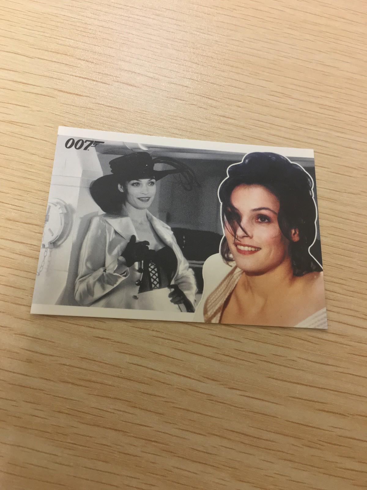 James Bond 007 007 ゼロゼロセブン カード SCIFIHOBBY.COM Rittenhouse Archives カード Xenia Onatopp トレカ 64 Rittenhouse Archives