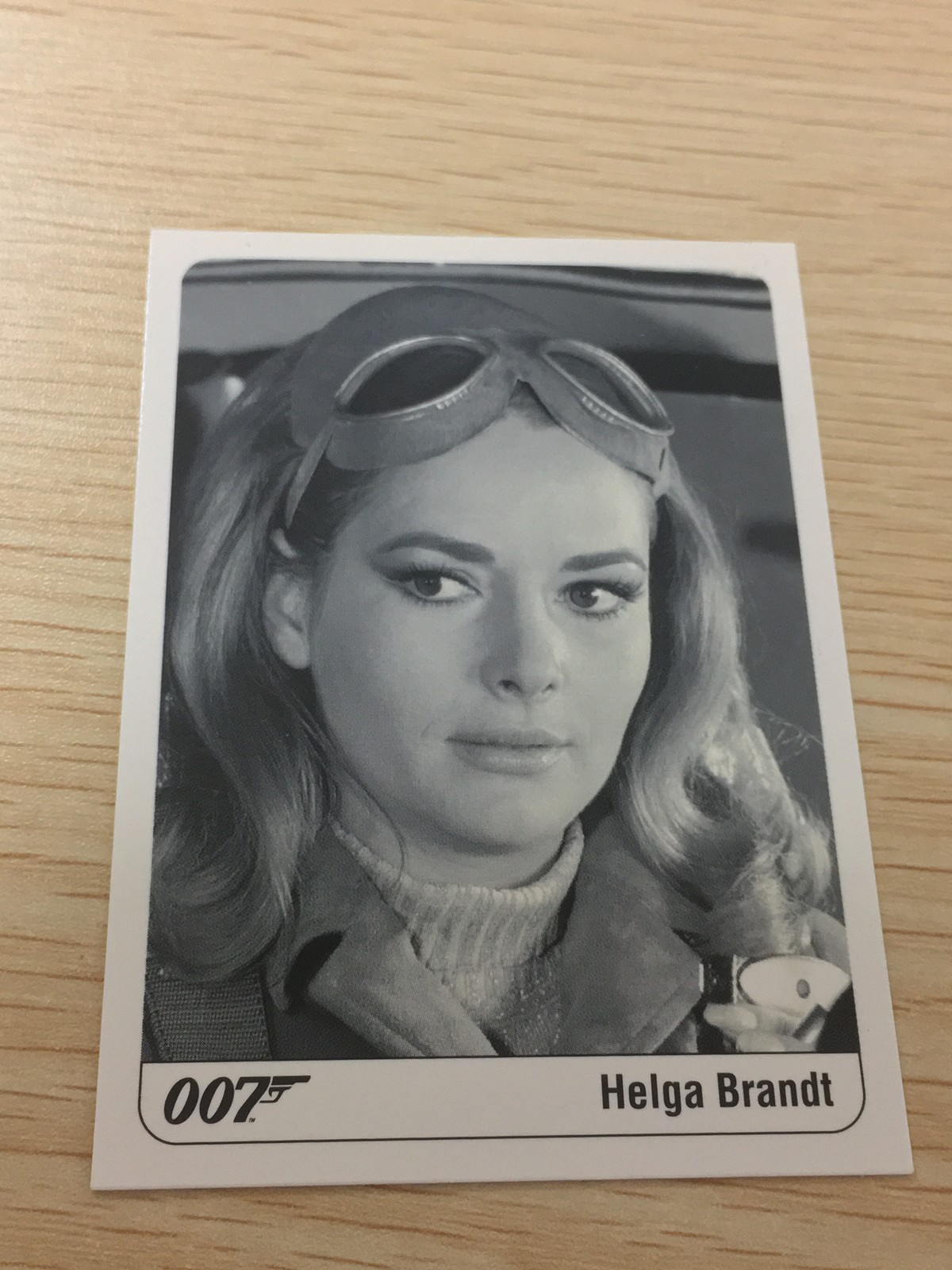 James Bond 007 007 ゼロゼロセブン カード カード Helga Brandt トレカ 44 Rittenhouse Archives トレーディング