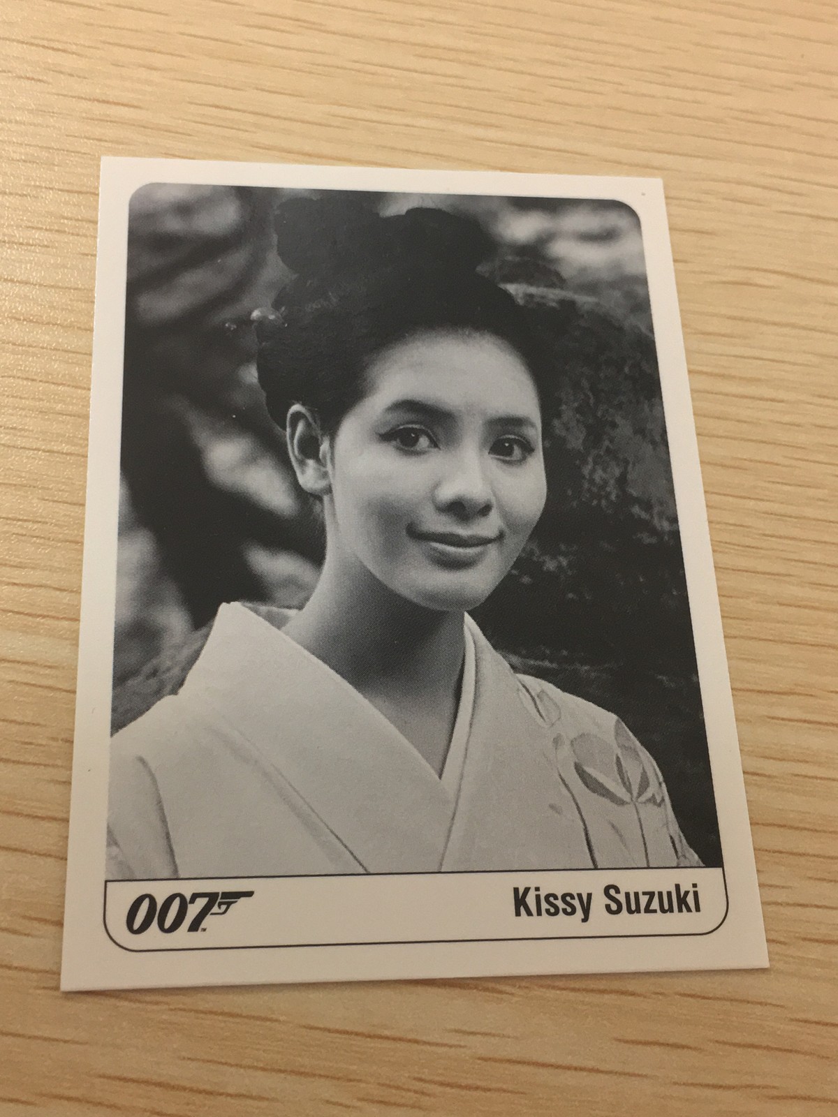James Bond 007 007 ゼロゼロセブン カード カード Kissy Suzuki トレカ 45 Rittenhouse Archives トレーディング