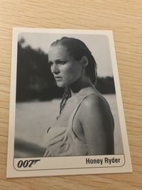 James Bond 007 007 ゼロゼロセブン カード カード Honey Ryder トレカ 9 Rittenhouse Archives トレーディング サムネイル 1
