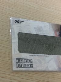 James Bond 007 The Living Daylights 007 ゼロゼロセブン カード コスチューム 当選品 カード Bomb Grenade Sack トレカ RC15 Rittenhouse Archives サムネイル 2