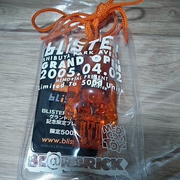送料無料 ベアブリック BLISTER渋谷公園通り グランドオープン記念 5000体限定 非売品 レア t2-1