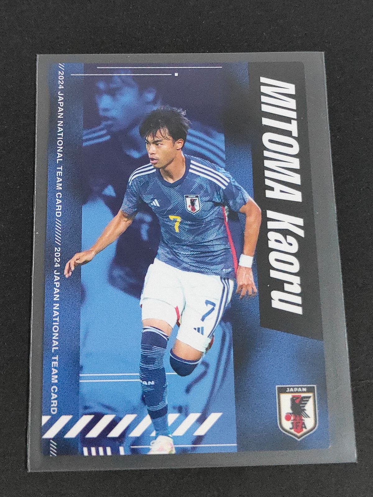 日本代表 カード 三笘薫 トレカ 32 2024 カルビー JAPAN NATIONAL TEAM CARD ポジション MF FW ブライトン アンド ホーヴ アルビオンFC