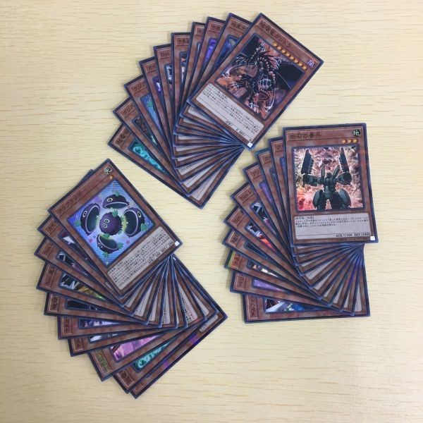 遊戯王 スーパーパラレル カード トレーディングカード 破壊竜ガンドラ クリアクリボー 岩石の番兵 30枚 まとめ