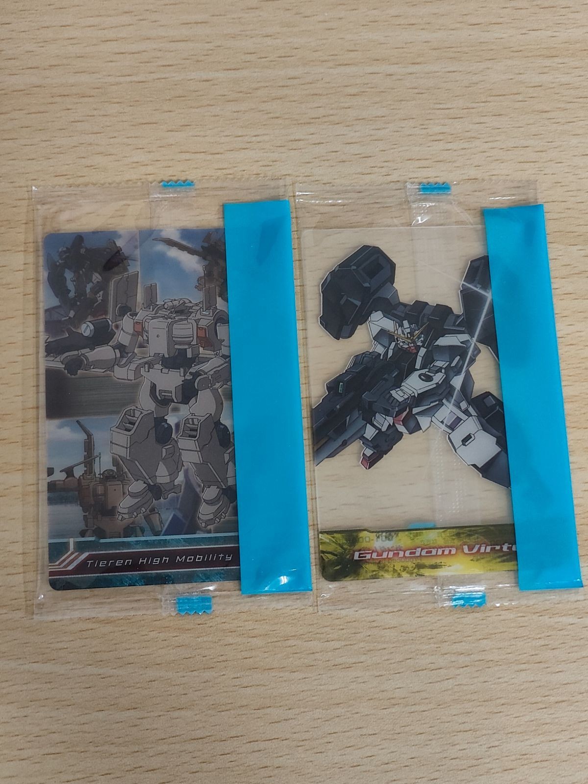 ガンダムoo ダブルオー 00 ダブルオーガンダム 未開封 森永 クリアカード カード ウエハース ガンダムヴァーチェ ティエレン高機動型