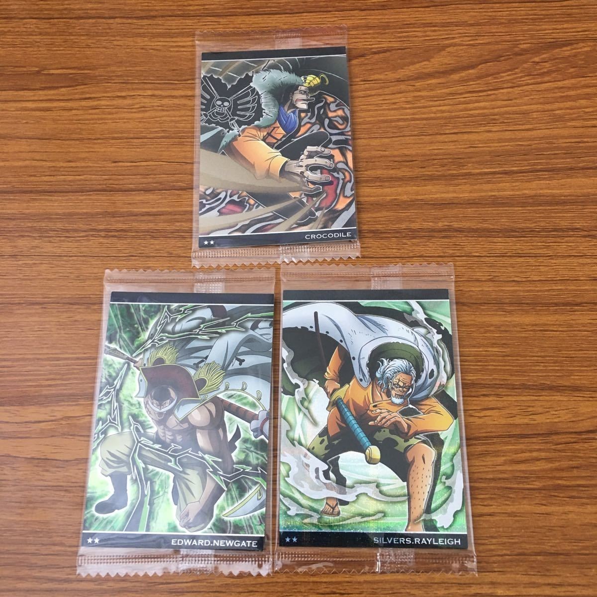 カード トレカ まとめ ワンピース ワンピ 白ひげ エドワード ニューゲートシルバーズ レイリー クロコダイル 未開封 レア 2